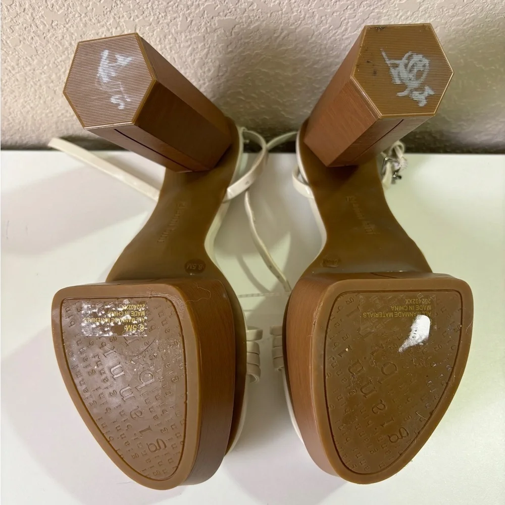 NWT Gianni Bini Cream Patent Parrish Strappy Platform Heeled Sandals 8.5
